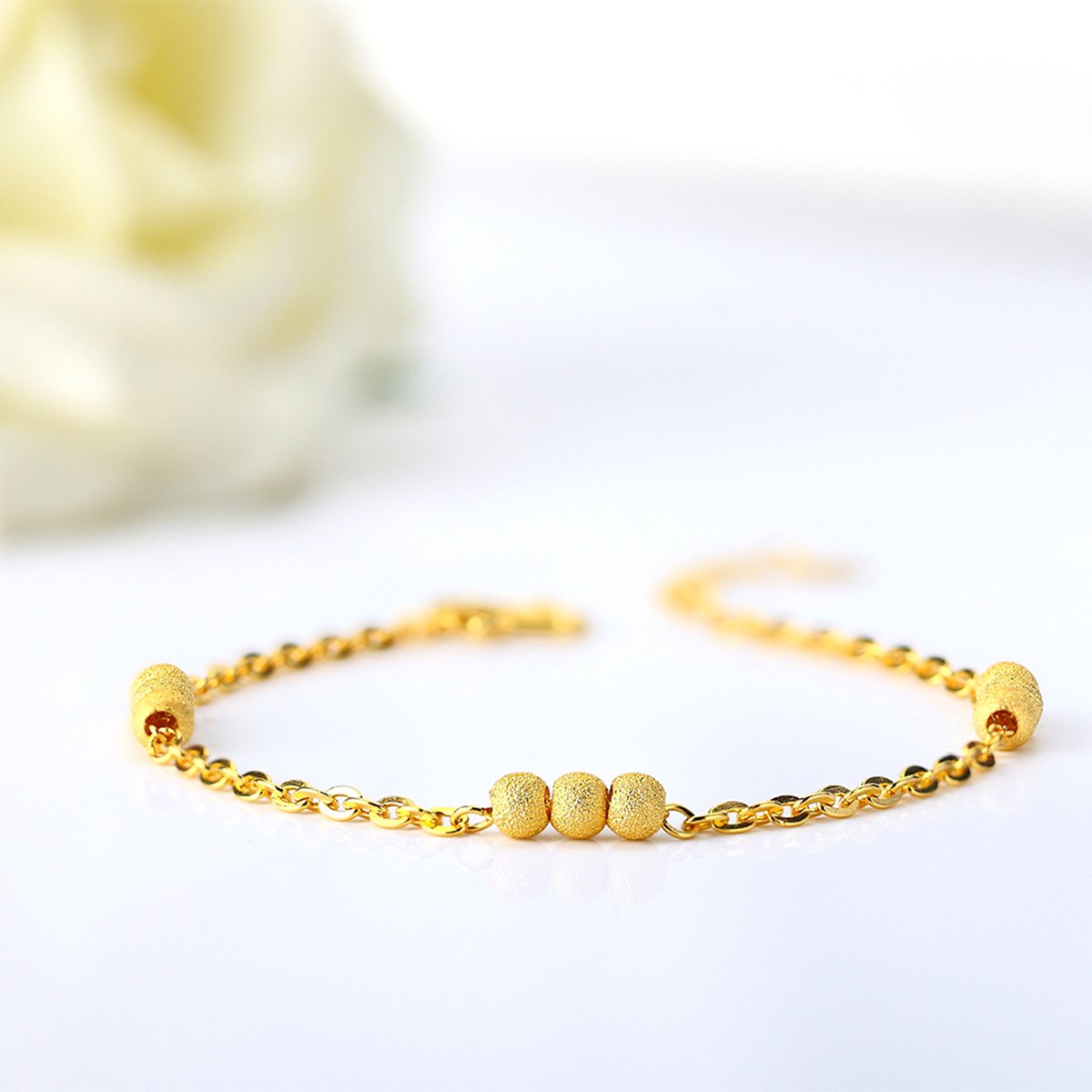 萃华珠宝：根据规定为未来灵活应对融资需求实施战略规划预留政策空间