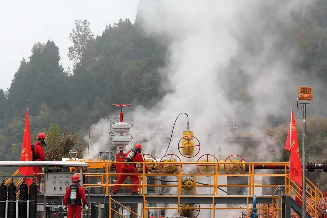 中国石油获得发明专利授权：“用于预测钻关井钻关界限的钻关界限图版及方法”