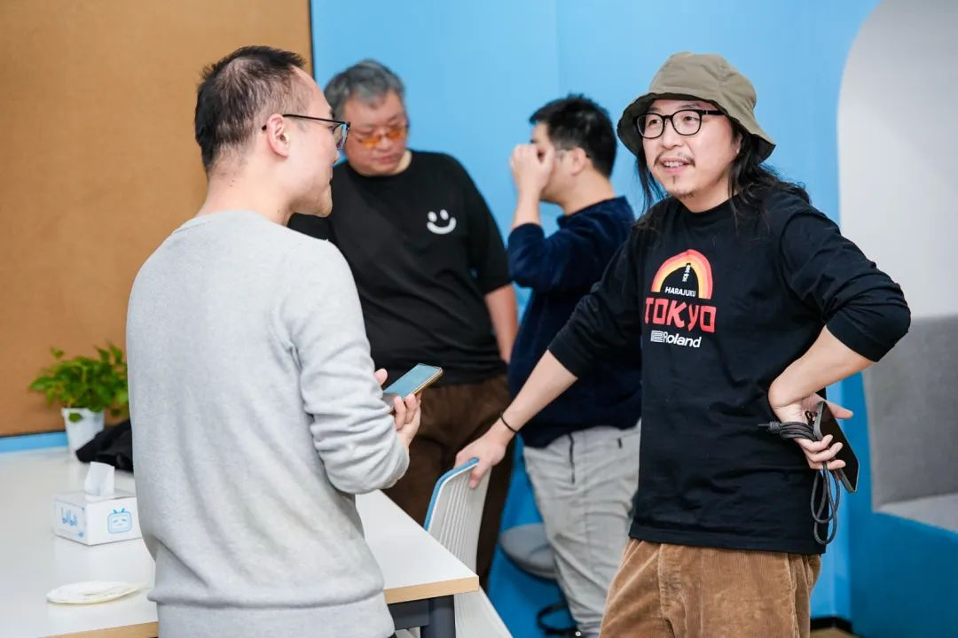 华安百亿基金经理胡宜斌今天分享：在流动性有所恢复时，可以对AI应用进行更细致的定价