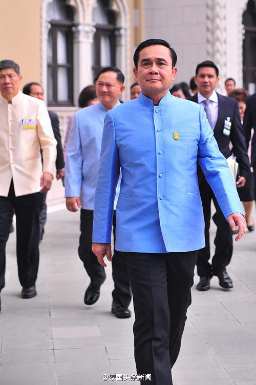 内阁批准素梅出任泰国工业园管理局局长，合同签署后立即生效