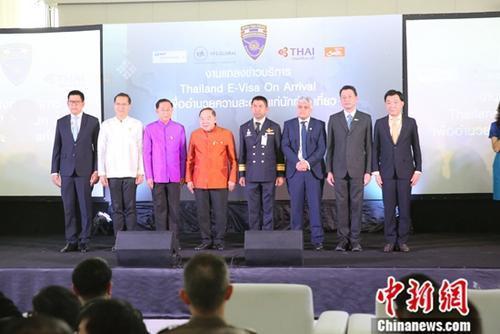内阁批准素梅出任泰国工业园管理局局长，合同签署后立即生效