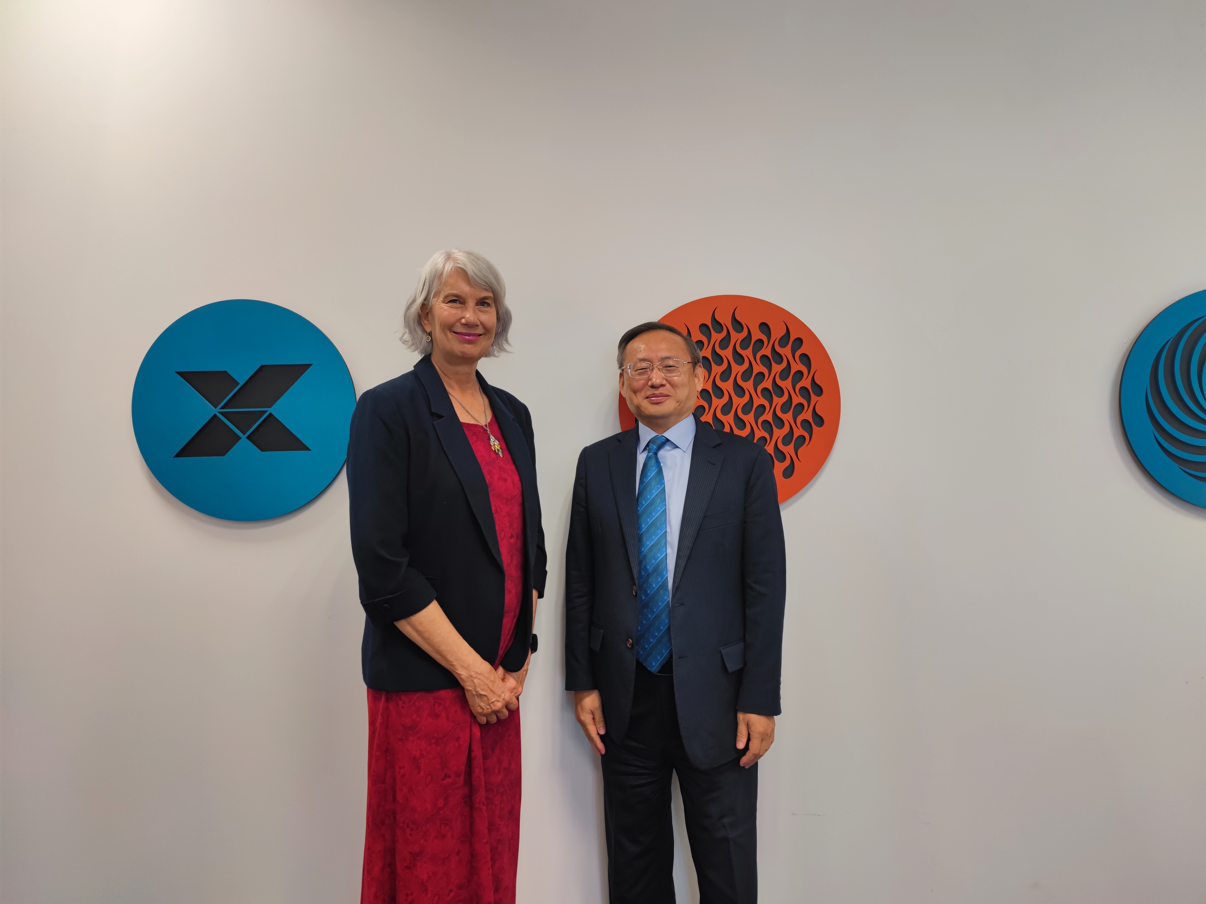 驻奥克兰总领馆经商处参访安发国际控股集团