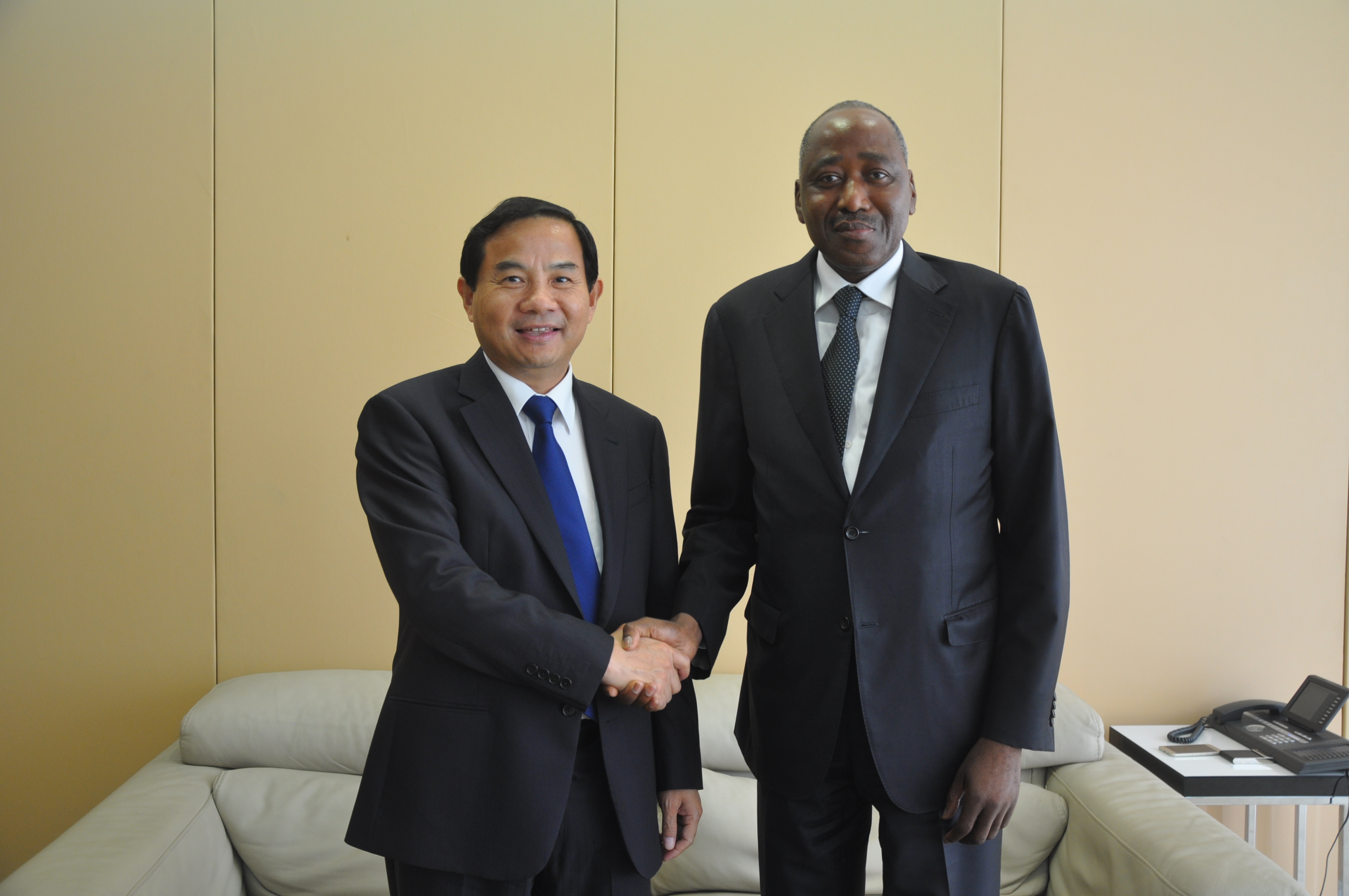 科特迪瓦12月8日举行总统就职宣誓仪式 科现任总统瓦塔拉正式开启其下一个五年任期