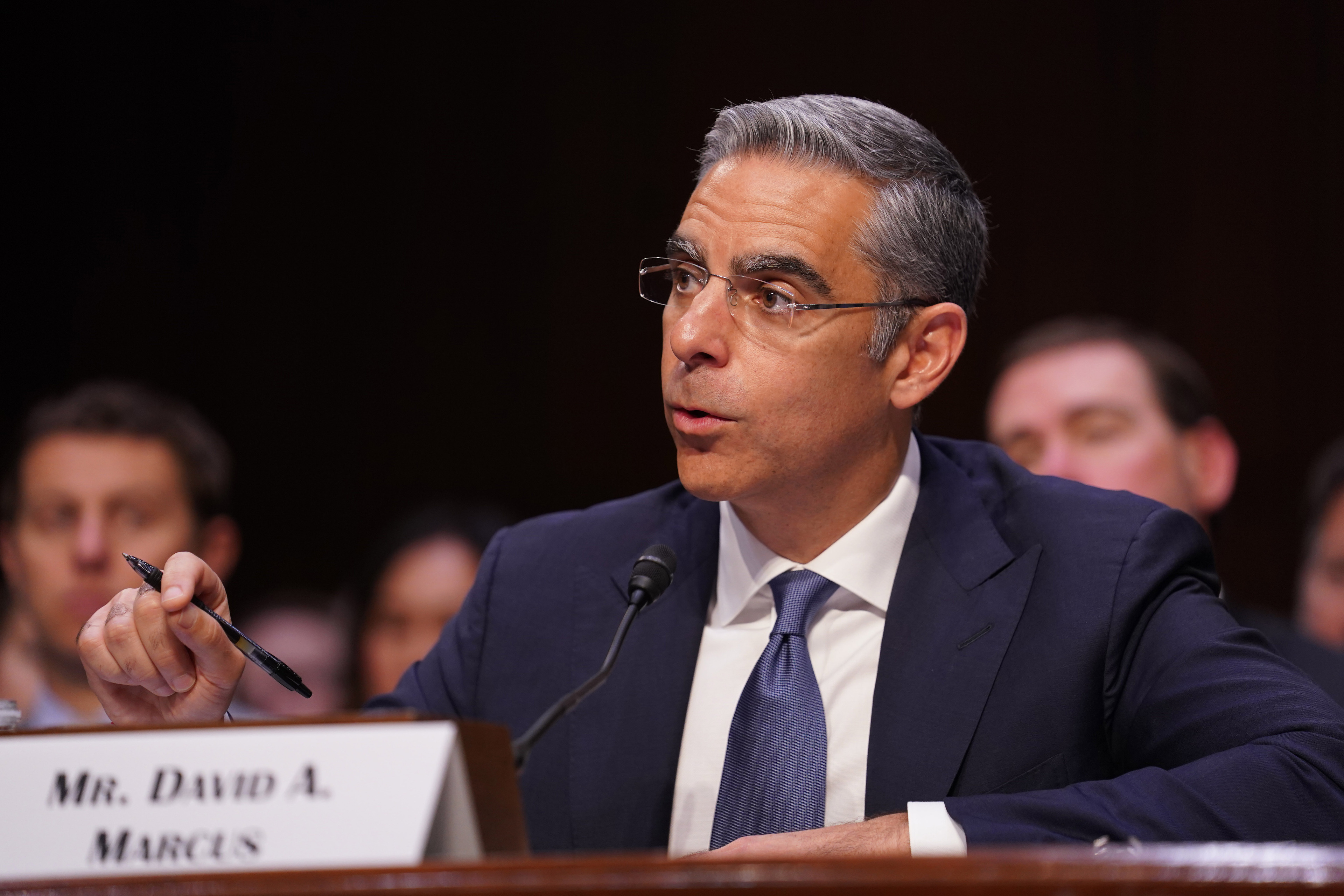 12月5日将操作1万亿元买断式逆回购;三季度银行办理非现金支付1503.36万亿元 | 金融早参