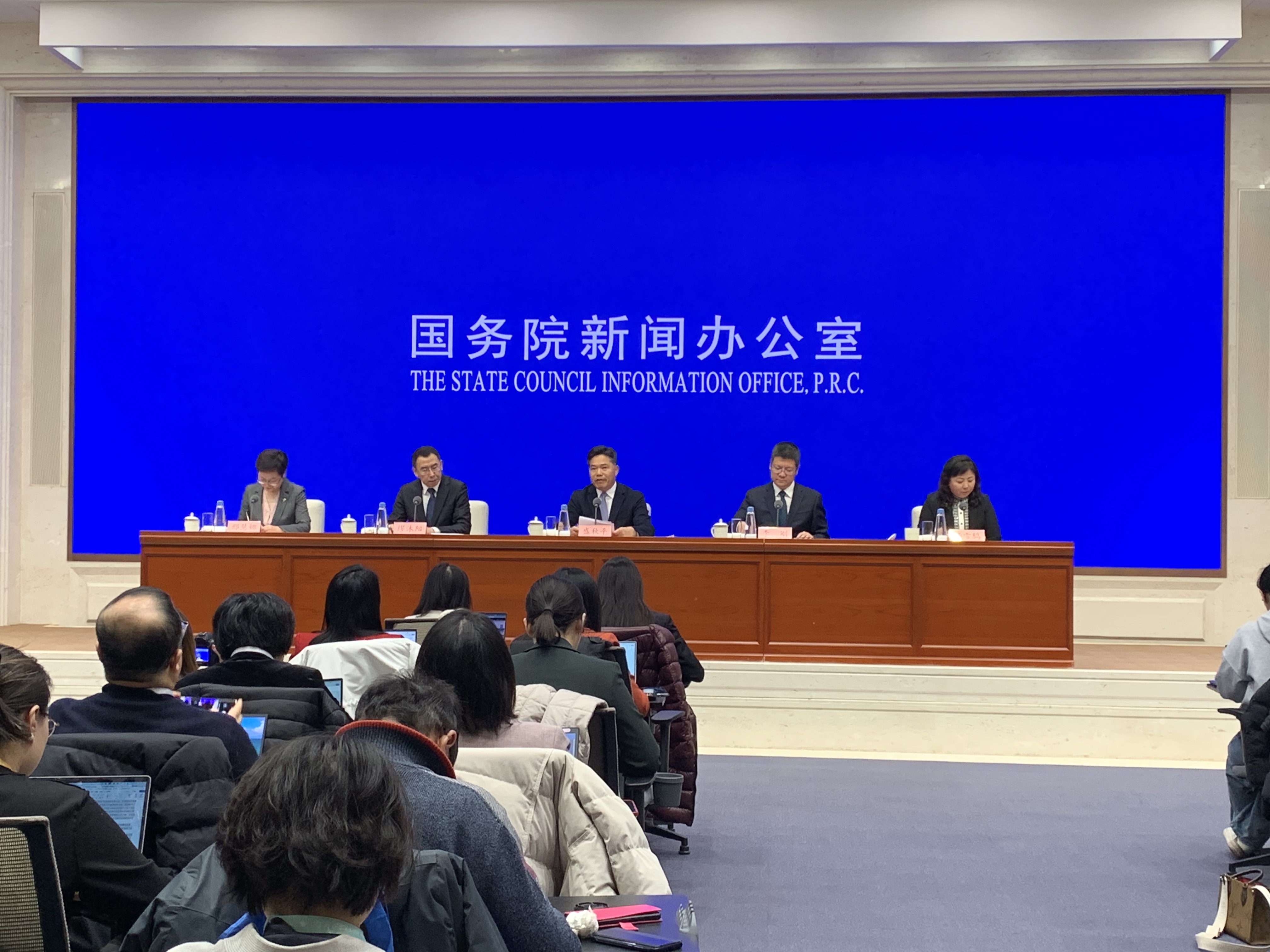 商务部部署开展深入贯彻中央八项规定精神学习教育工作