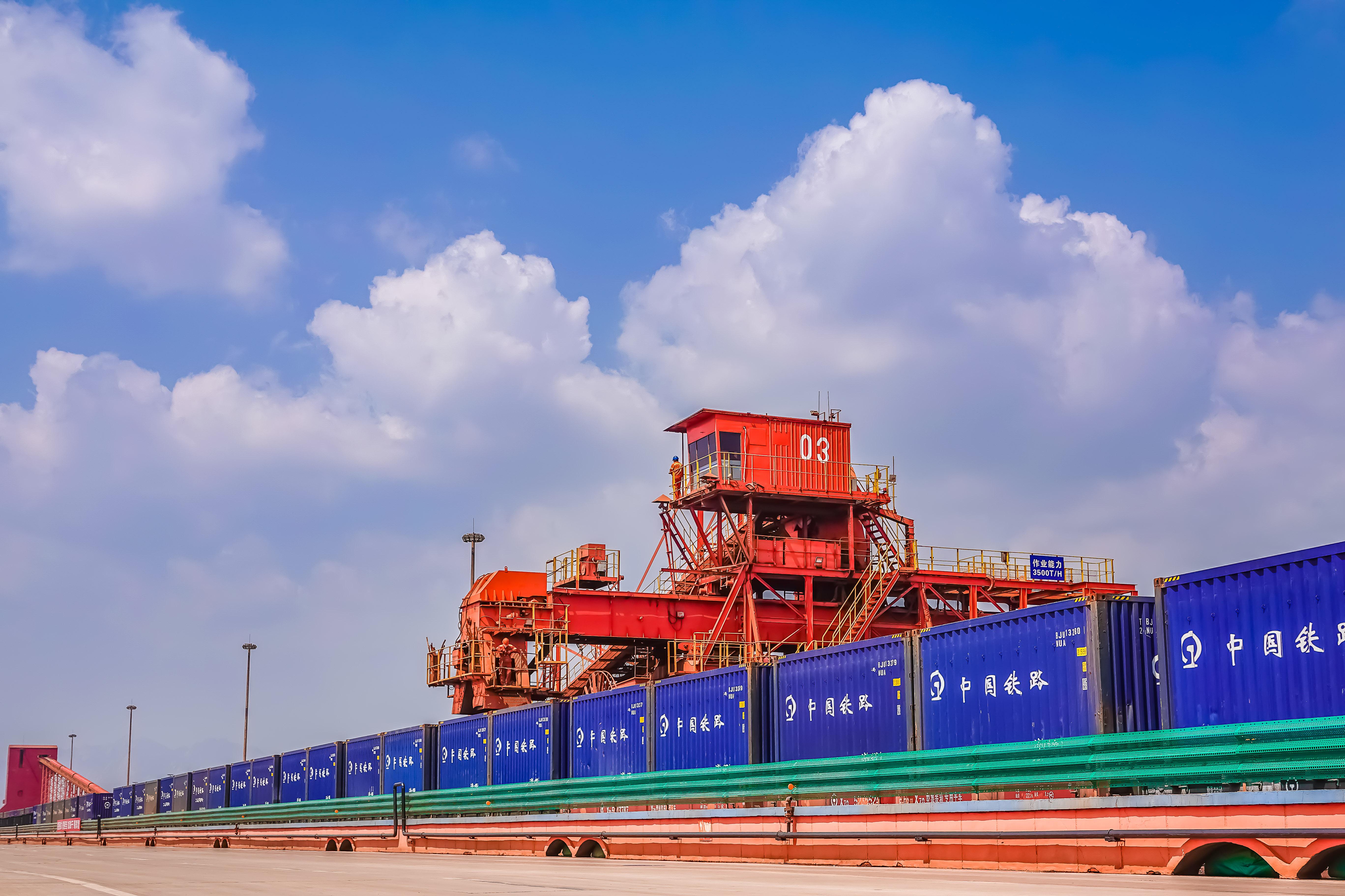 科技赋能与场景革命:中国户外广告产业加快高质量发展步伐