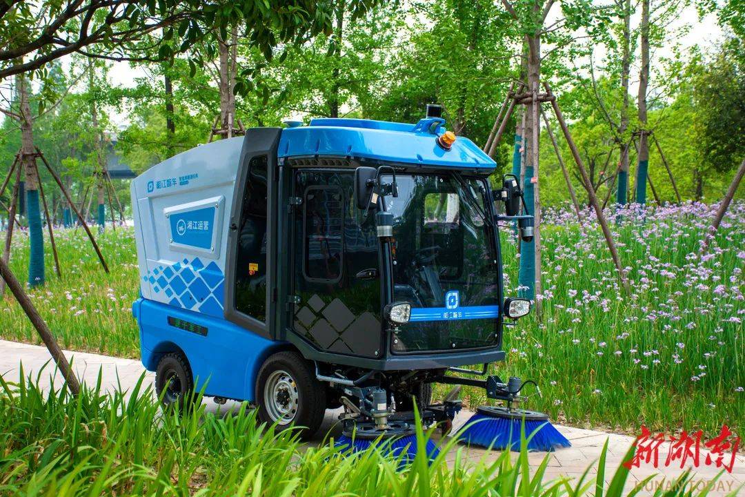 “车路云一体化” 让“聪明车”跑上“智慧路”