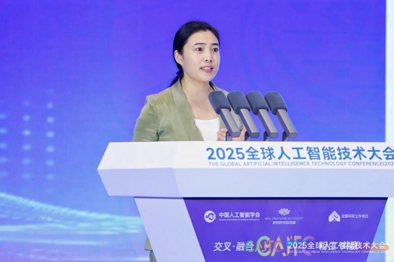 OPPO携多项AI终端技术成果亮相2025世界人工智能大会