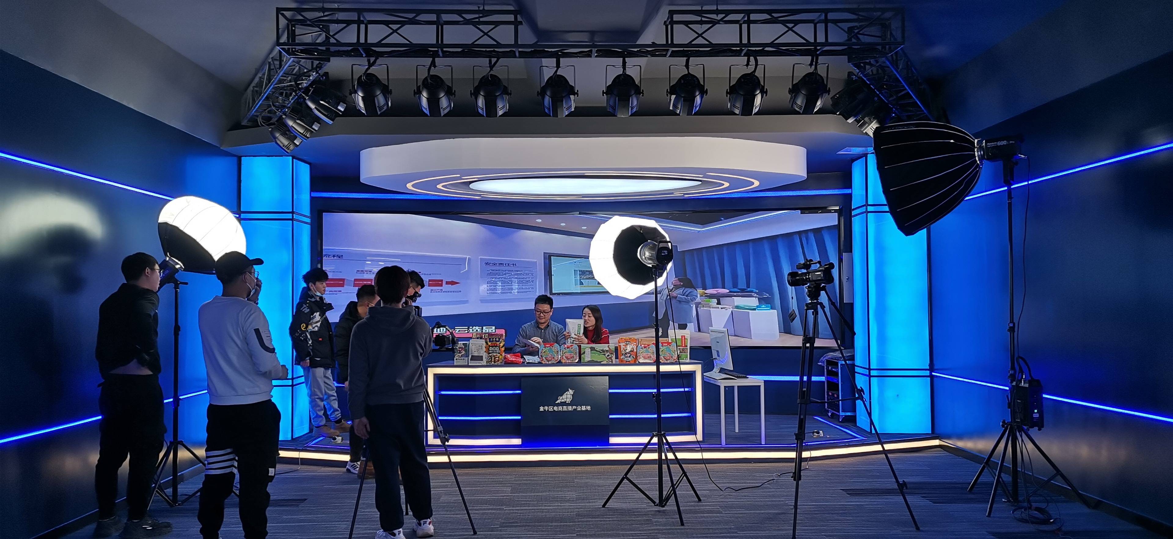 莫让虚假弹幕“绑架”直播电商