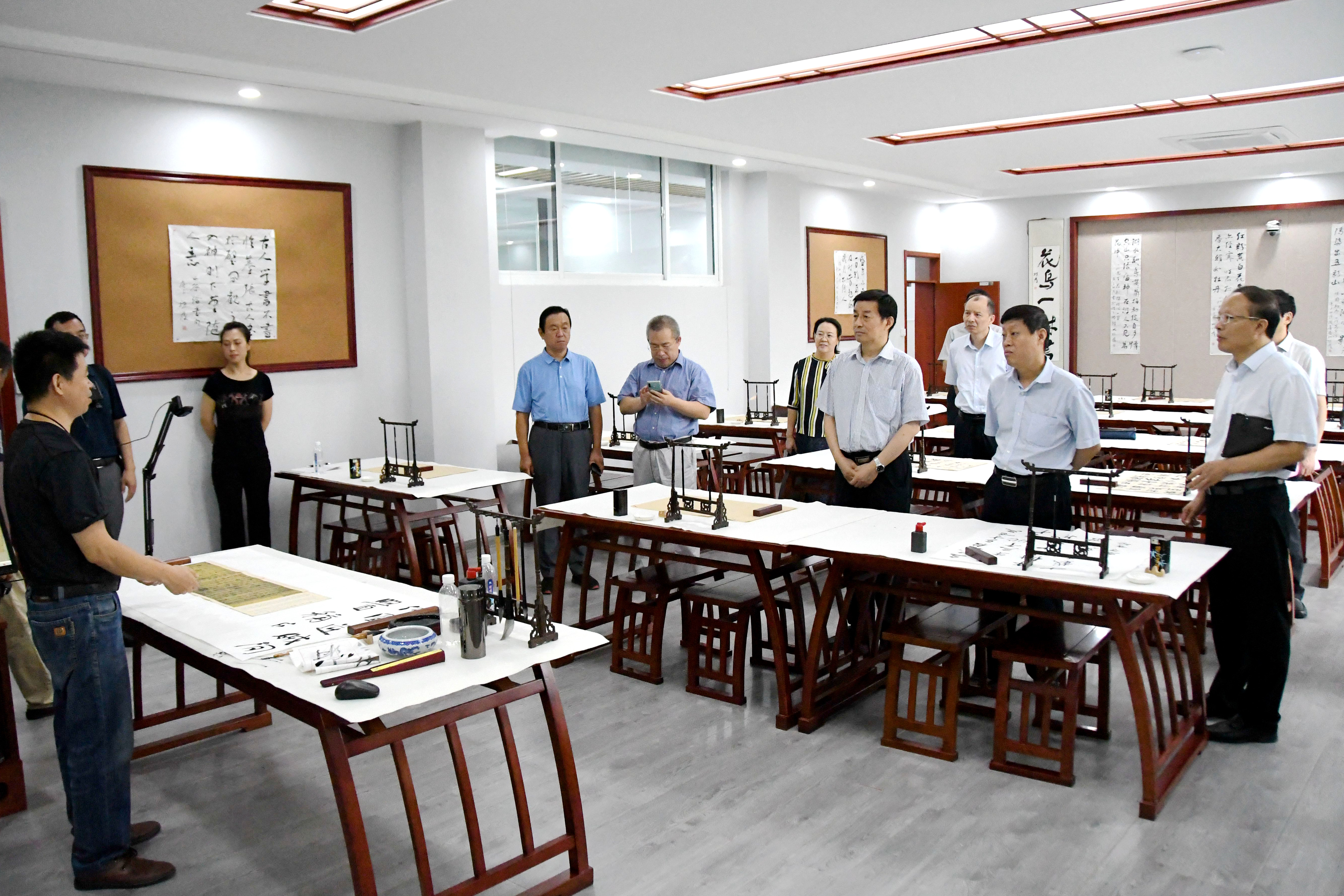 SHEIN产教评共享实训基地揭牌，持续以“技能引擎”助服装产业升级