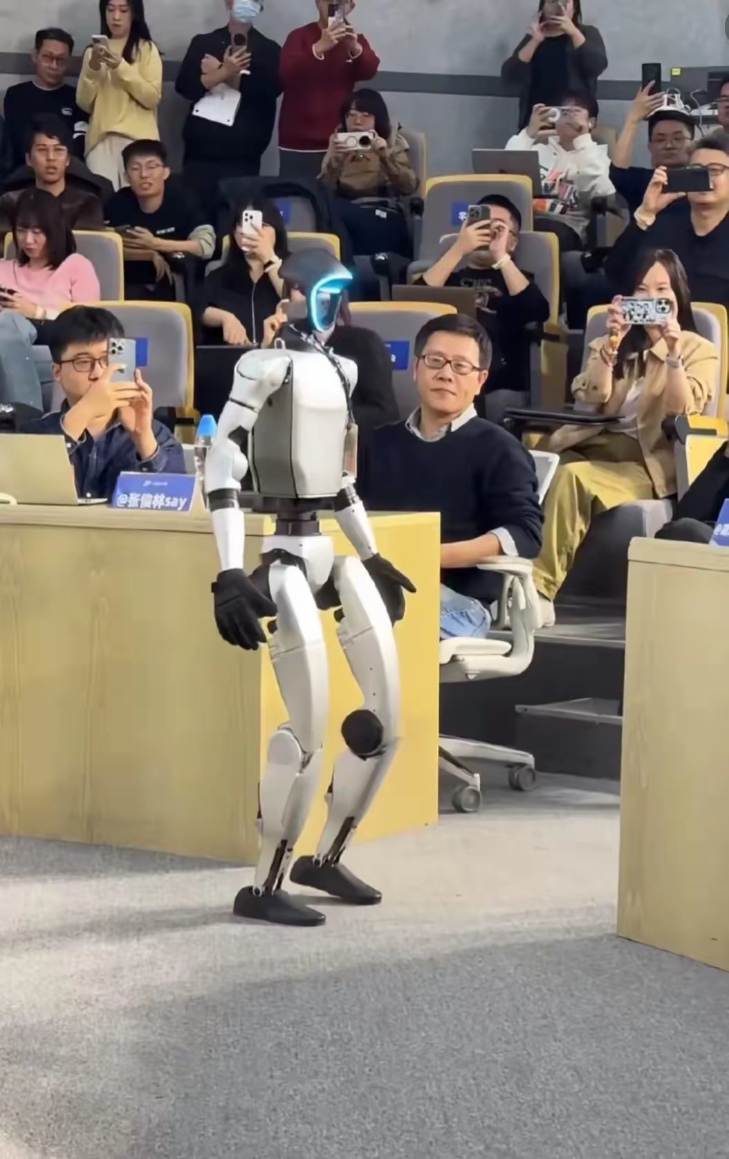 海信与福耀科技大学战略合作布局具身智能机器人