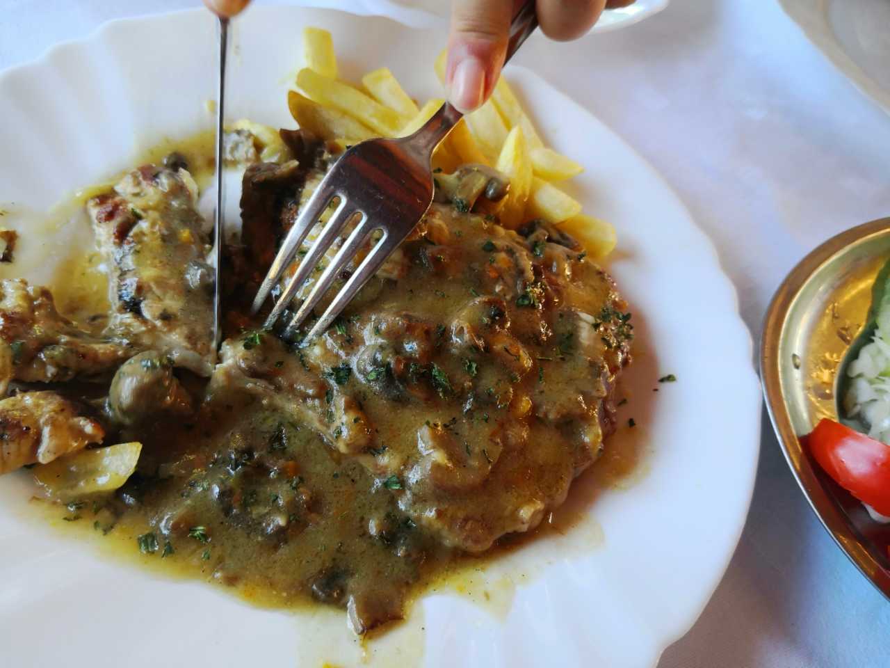 今年8月，波黑一篮子消费品价格超3500马克，平均工资覆盖率44.52%