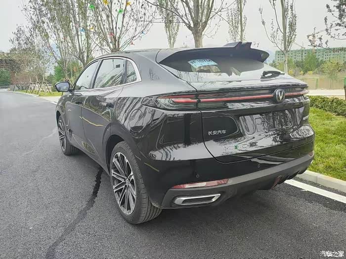 长安汽车获得外观设计专利授权：“汽车的尾灯”