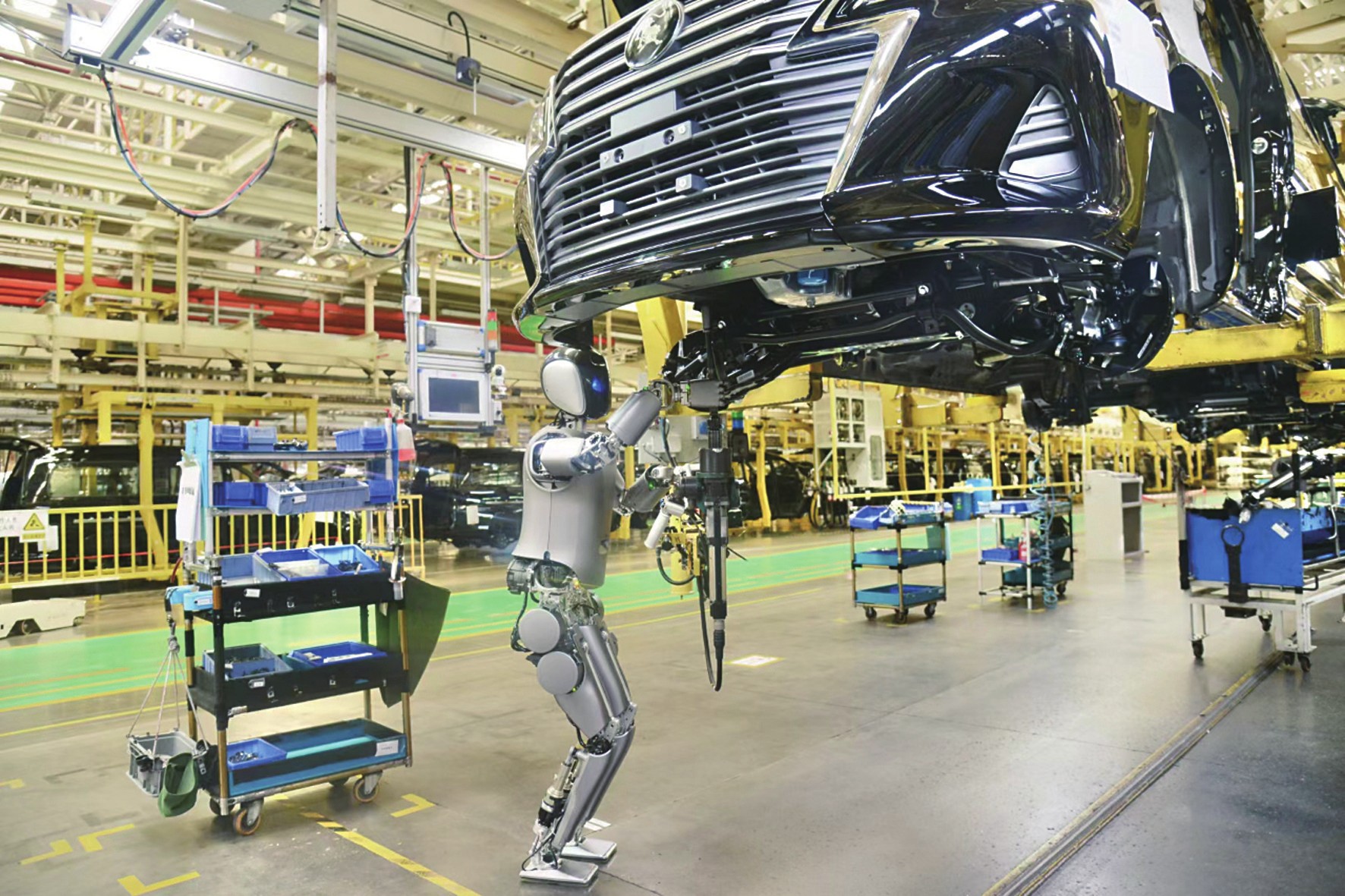 人形机器人产业：迎来跨越发展 赋能千行百业