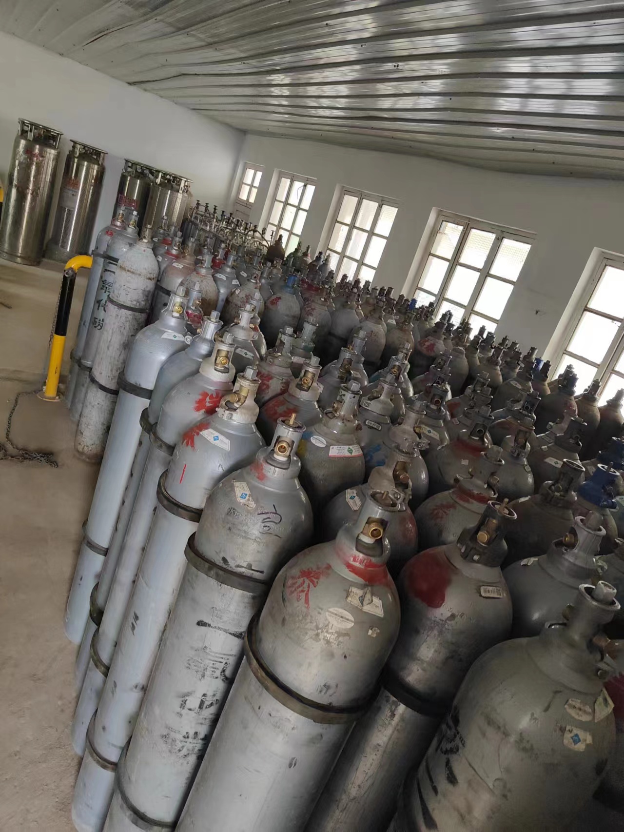 航锦科技：运营3,000Nm3/h高纯氢气充装站