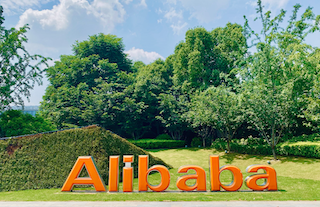 星辉娱乐：出售西班牙人俱乐部股权已完成交割