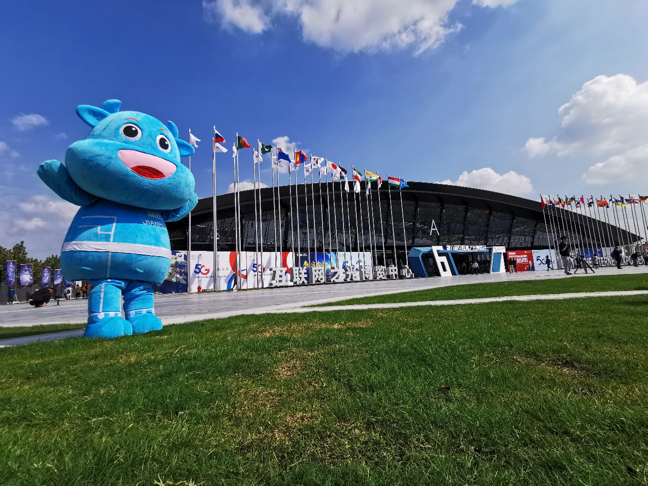 趣丸科技AI吉他亮相世界互联网大会，多场AI音乐秀展现硬核科技魅力