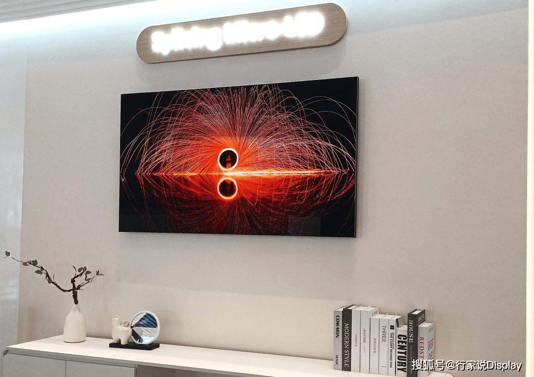 维信诺:成都辰显发布全球首台108尺寸P0.7TFT基Micro-LED显示屏