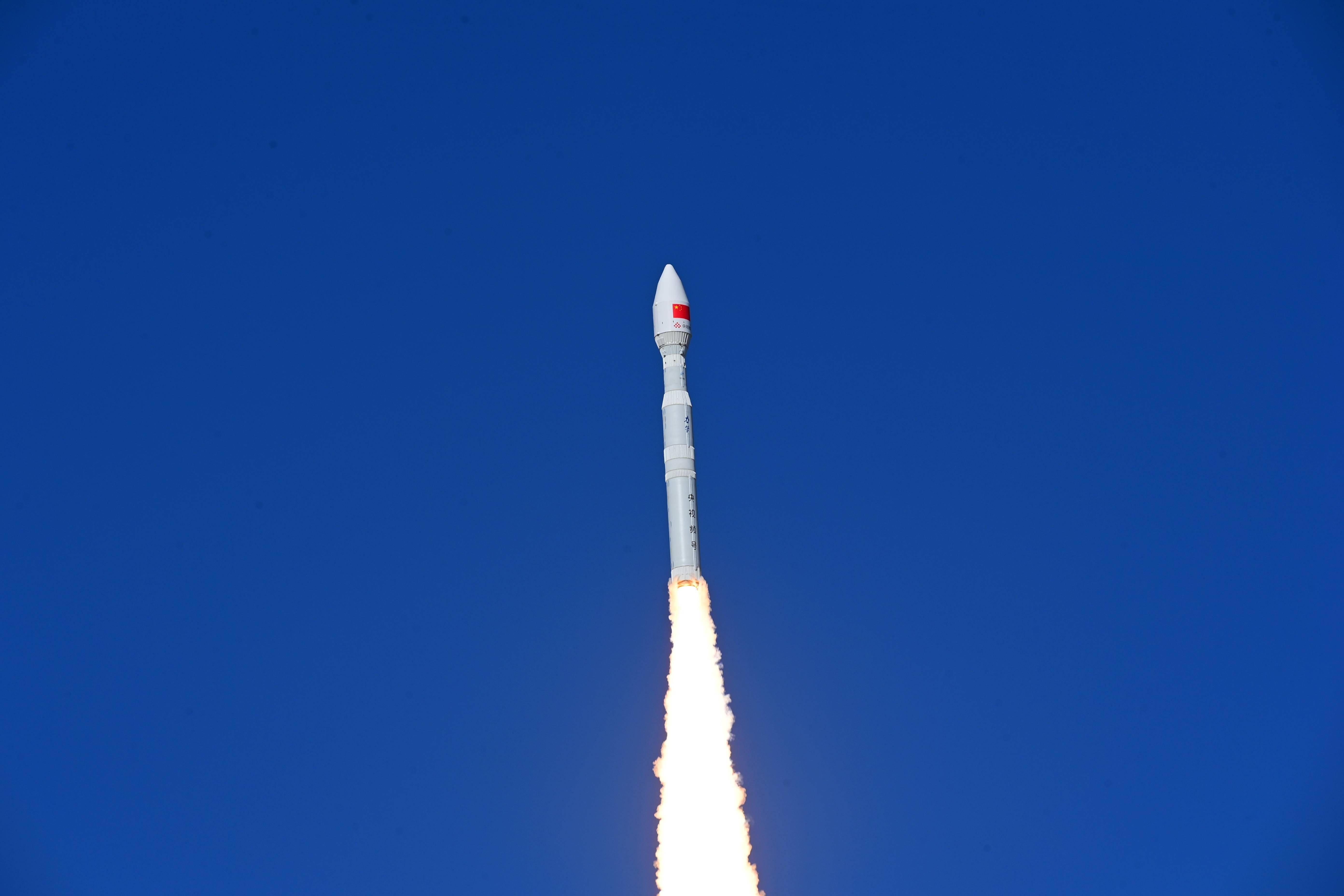 我国成功发射实践三十号A、B、C星