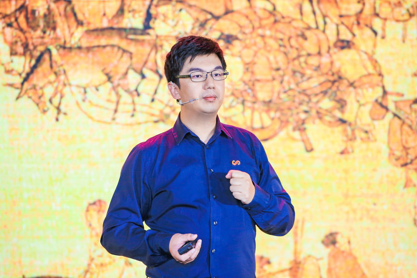 艾隆科技：11月28日高管徐立减持股份合计2088股