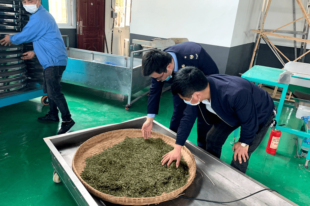 长华化学：二氧化碳聚醚一期项目处于建设尾期