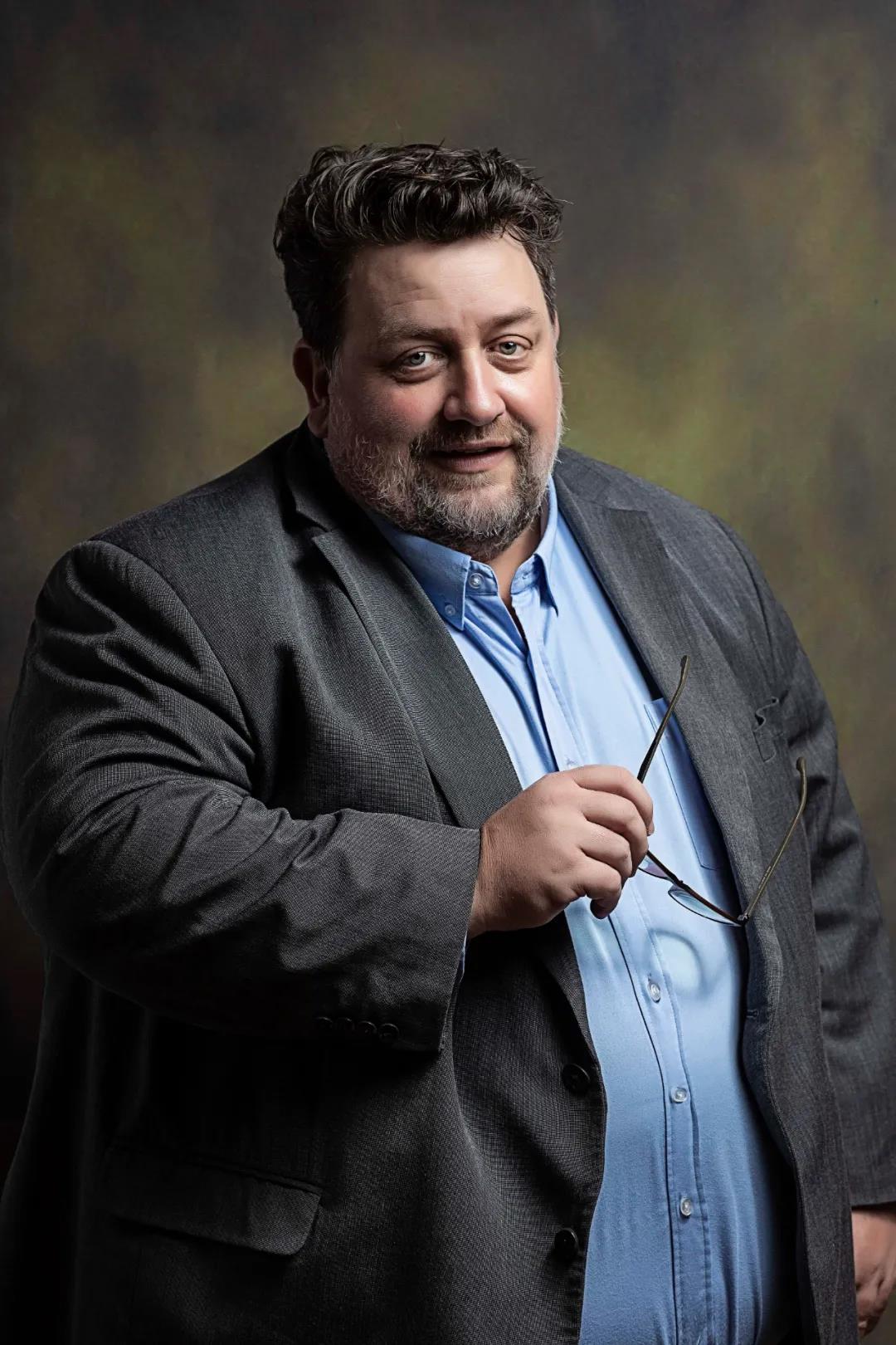 菲利华：12月9日高管周生高、孙凯减持股份合计4.9万股