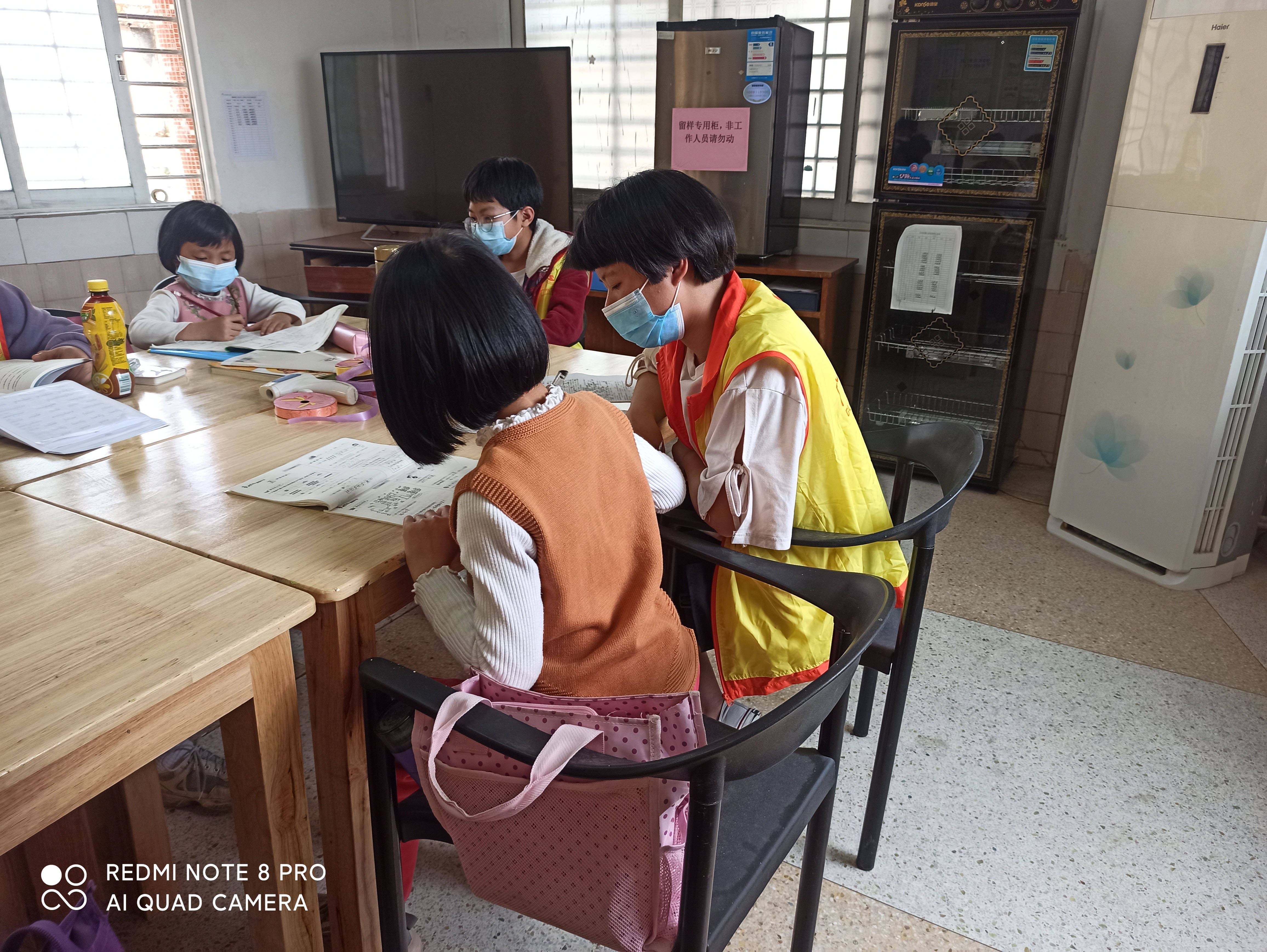 村有“社工”，田有“园长”，病有“捕快”——“A超”联赛“晒”出AI新生活