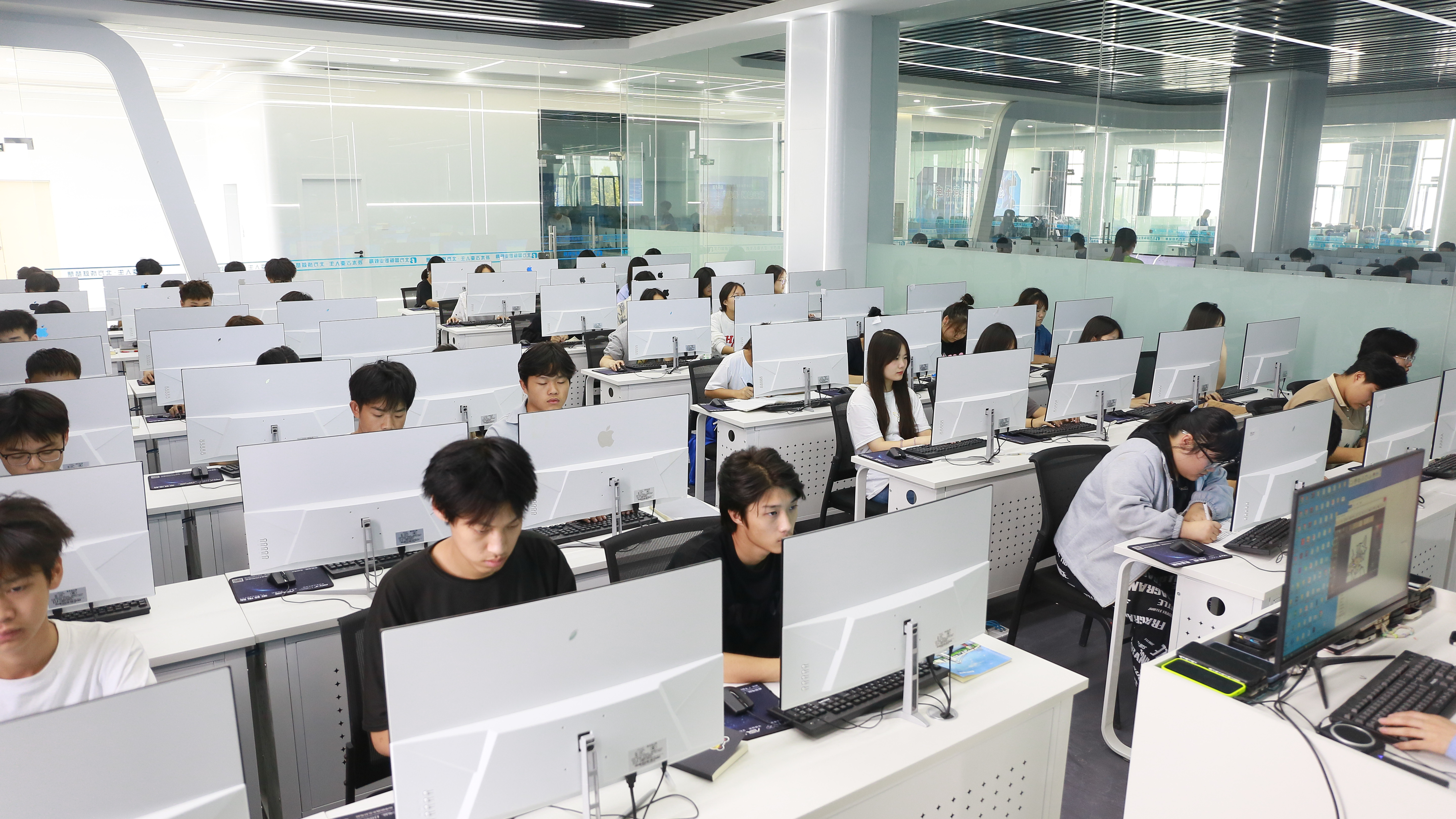 德生科技：深耕社保民生领域具场景运营优势