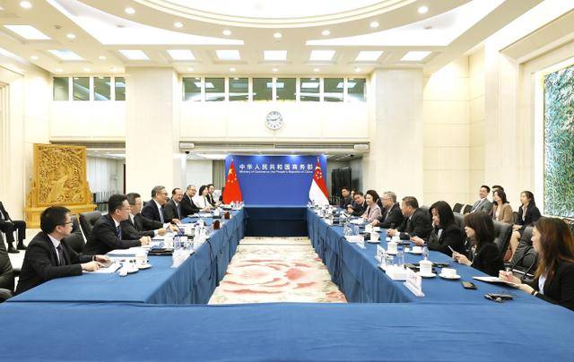 王文涛部长会见美国超威半导体公司董事会主席兼首席执行官苏姿丰