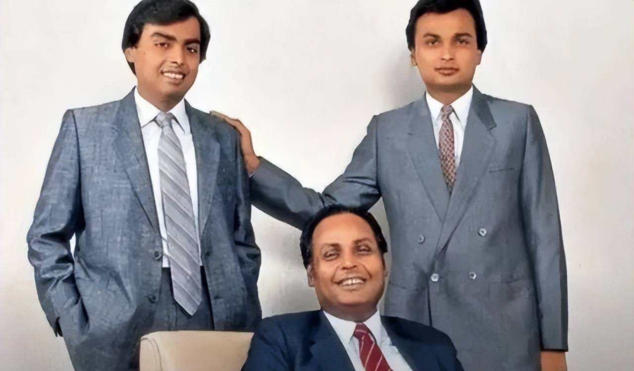 2026年斯海关收入目标为2206亿卢比