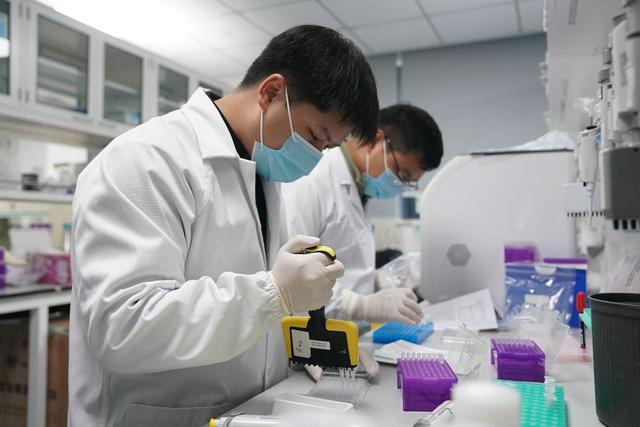 新华鲜报丨手术机器人收费有了“国家标准”!