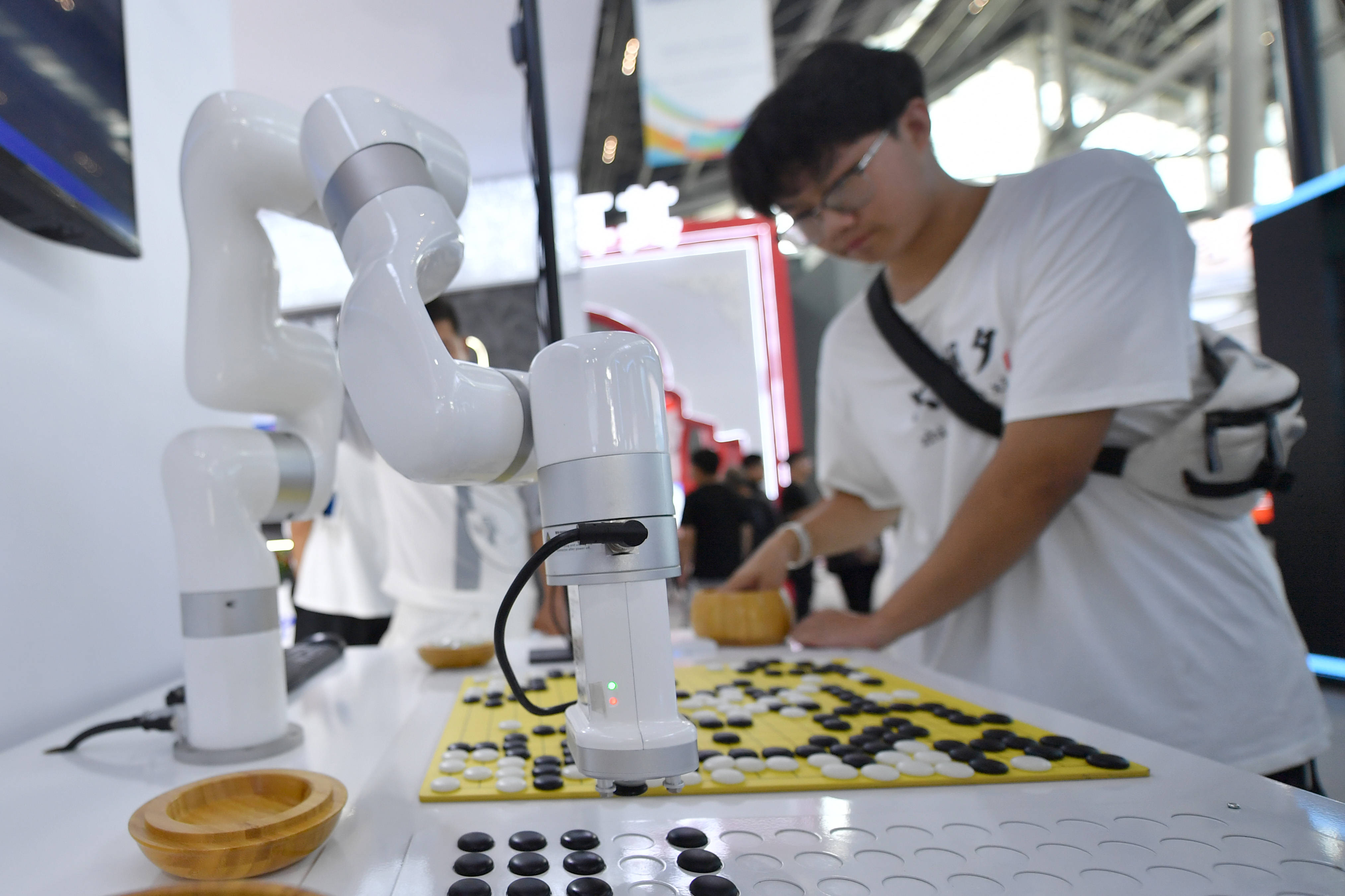 记者手记丨如何让人工智能更“靠谱”