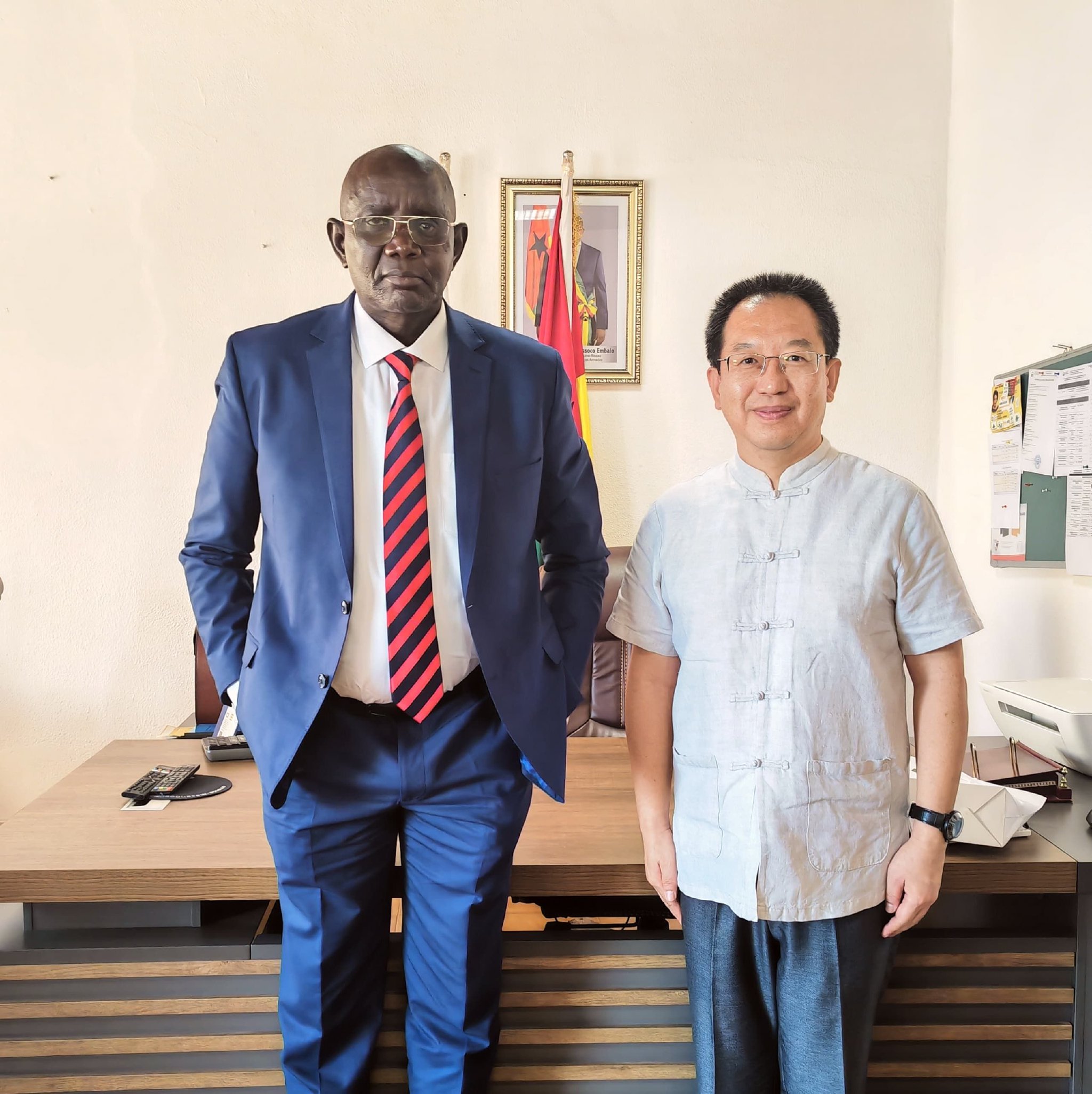 驻几内亚比绍大使杨仁火走访慰问在几比中资企业和机构