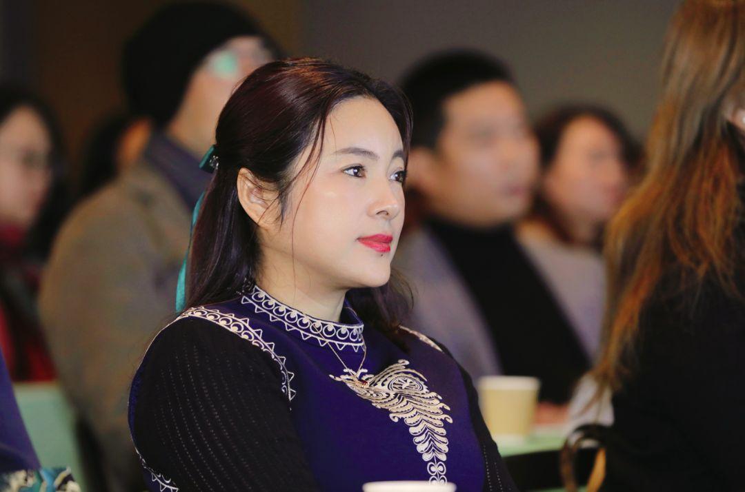 骏鼎达：公司产品定价通过商务谈判与客户协商确定