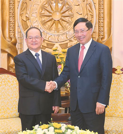 越南总理范明政视察越南科技翰林院