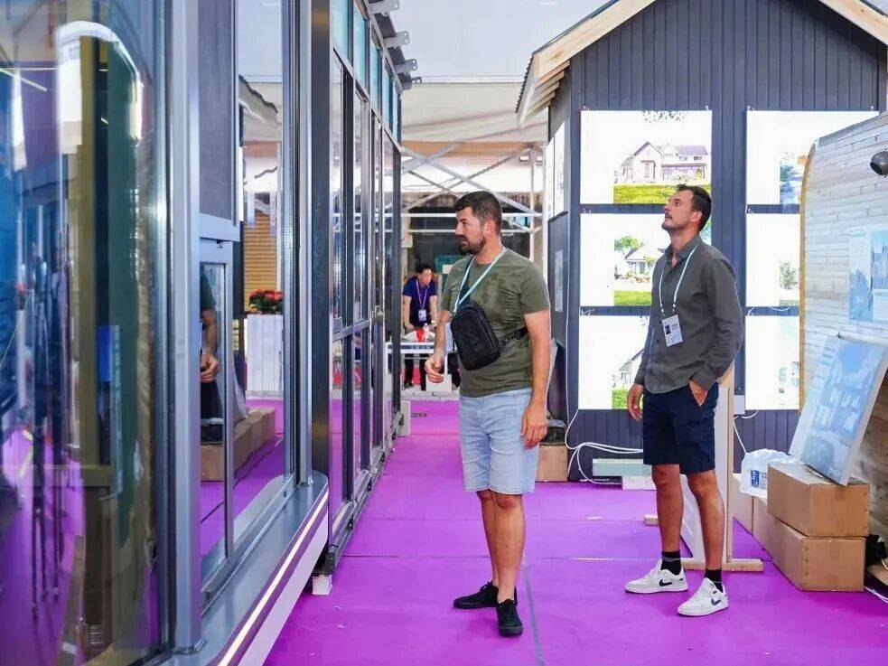 驻奥克兰总领馆经商处出席第139届广交会推介会