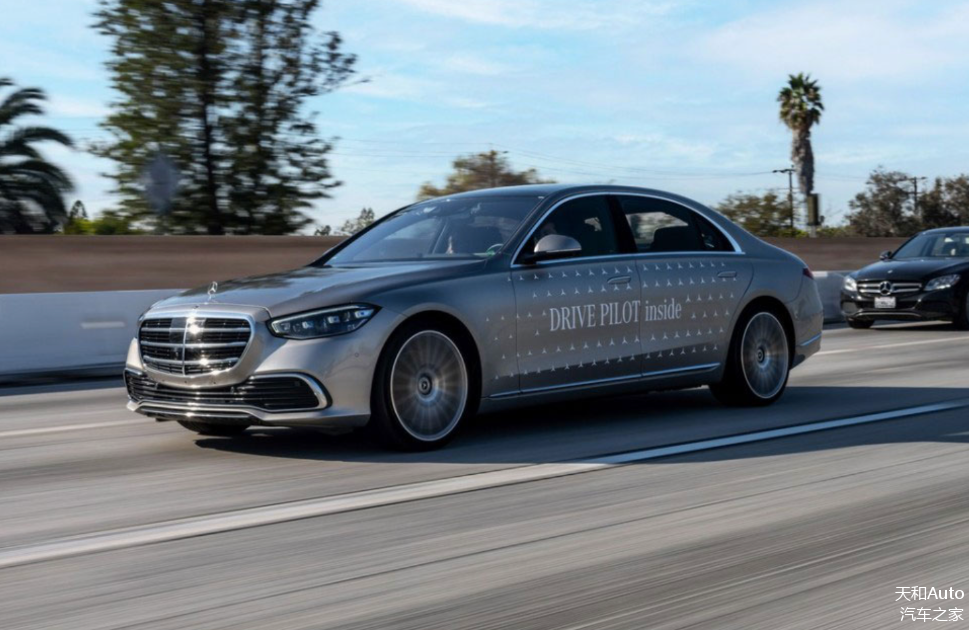 三部门:持续完善自动驾驶相关管理制度