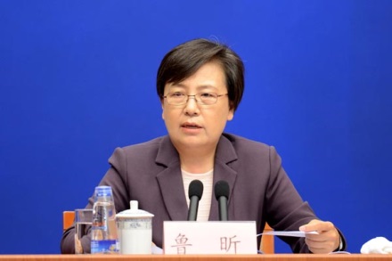 于维华参赞会见马里职教部技术顾问切巴尼