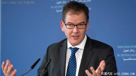 联合国工业发展组织总干事 Dr Gerd Müller 一行到访香港生产力促进局