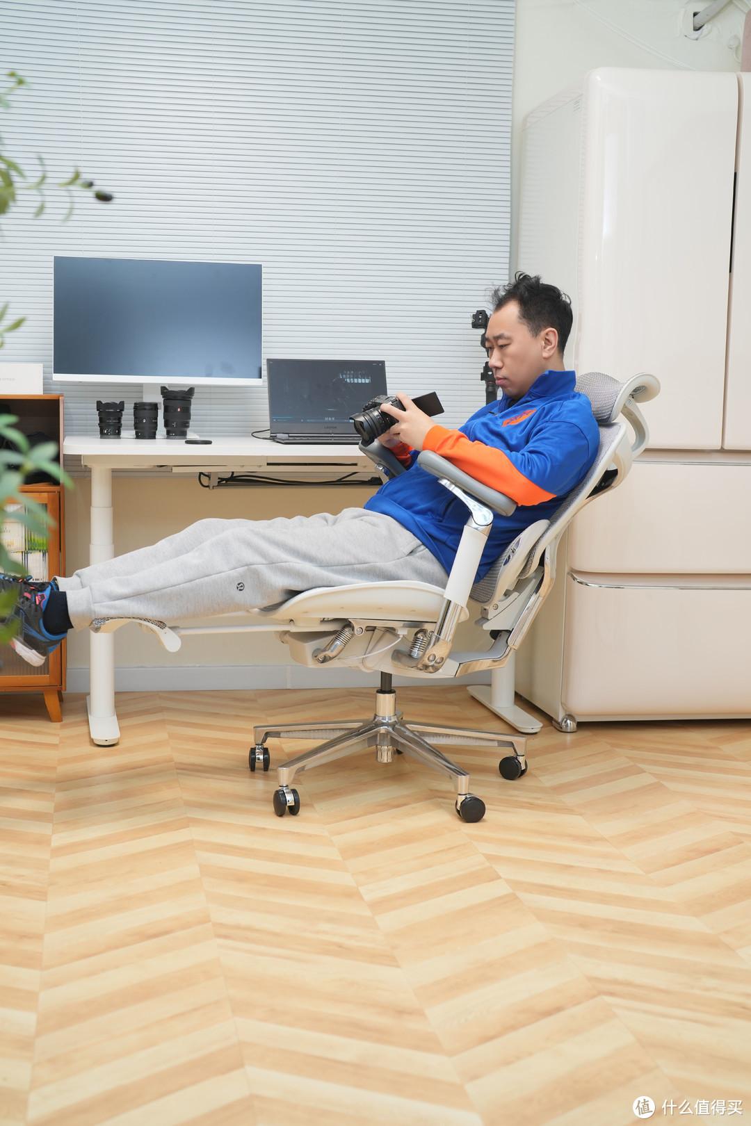 西昊灵悦F5发布：一把椅子与“她经济”的人体工学应答
